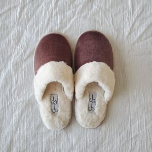 NWOT Jessica Simpson Fluffy Sippers